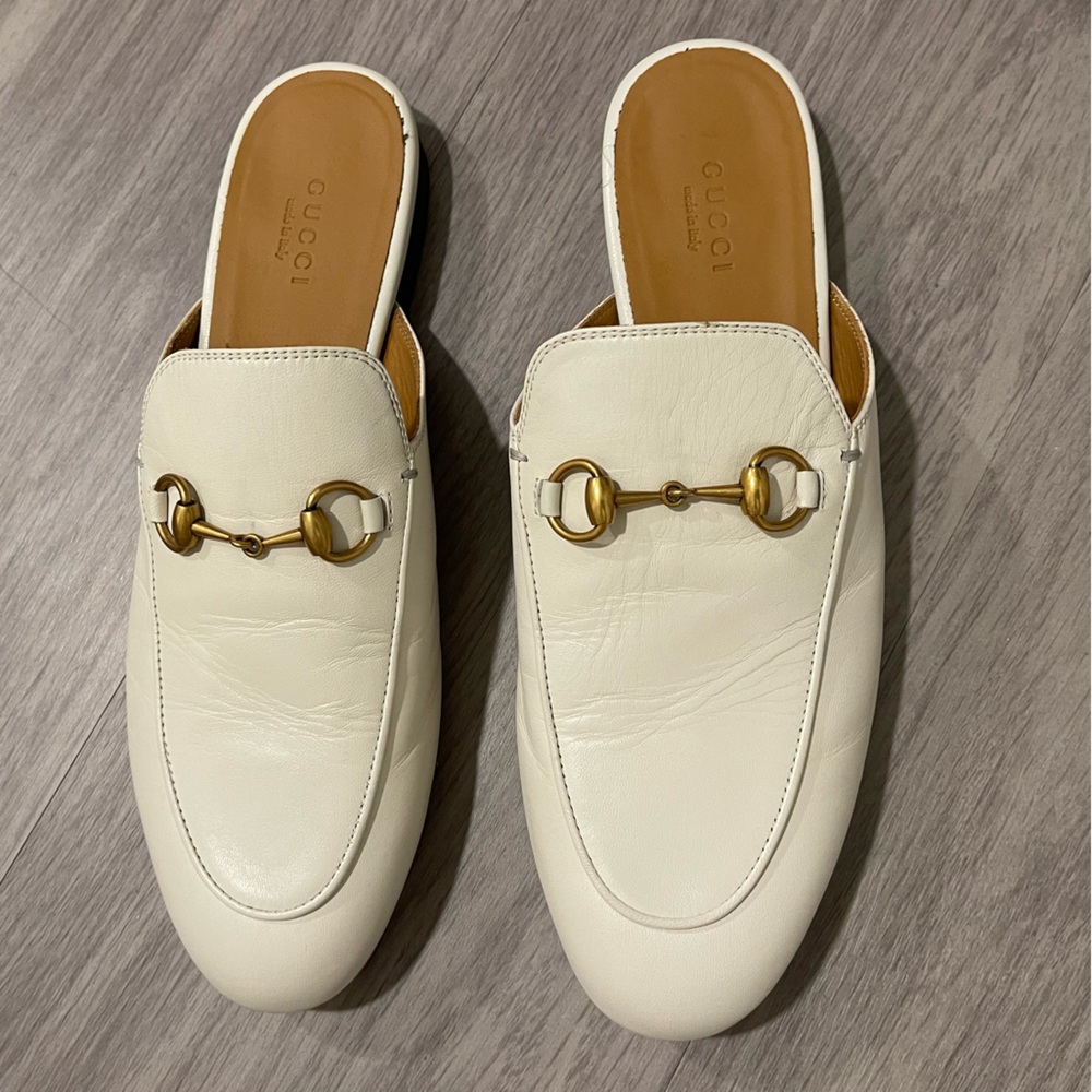 Authentic Gucci Princeton leather slides in excellent condition